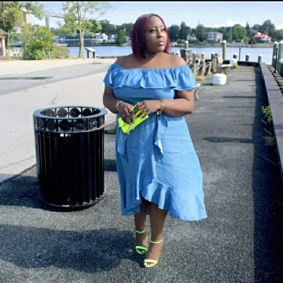Plus size chambray Denim ruffle dress - Picture 3 of 3